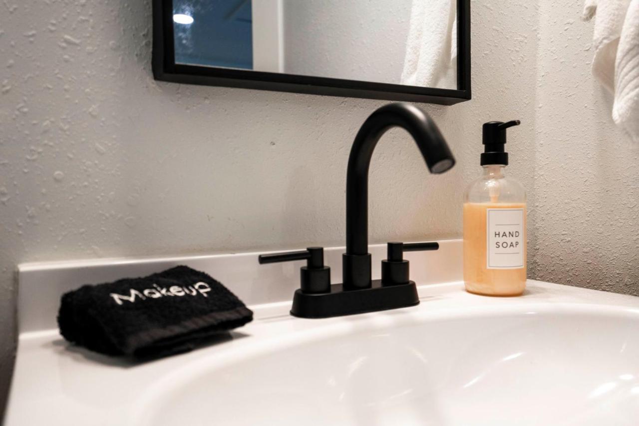 New! The Yellow Door- Downtown Wimberley W/ River Access Zewnętrze zdjęcie