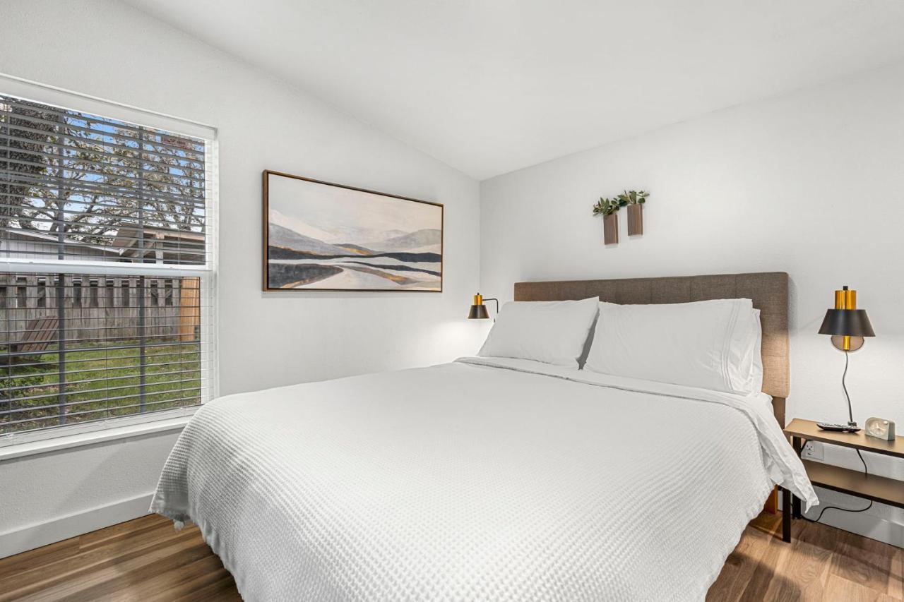 New! The Yellow Door- Downtown Wimberley W/ River Access Zewnętrze zdjęcie
